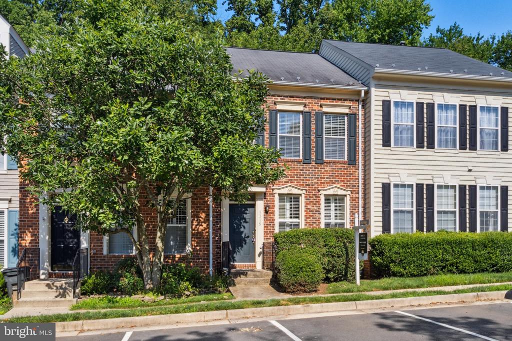 1319 VINTAGE PLACE