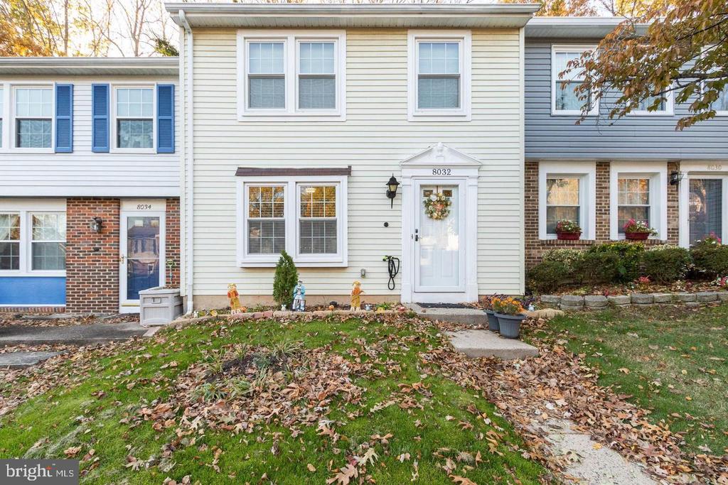 8032 STEEPLE CHASE COURT