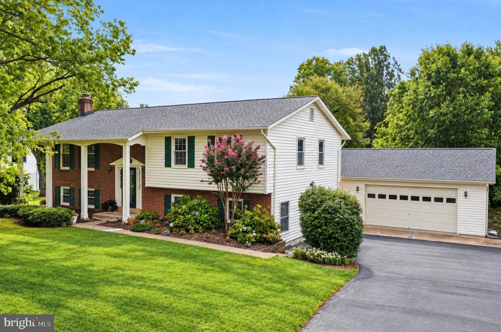 3213 ALLNESS LANE