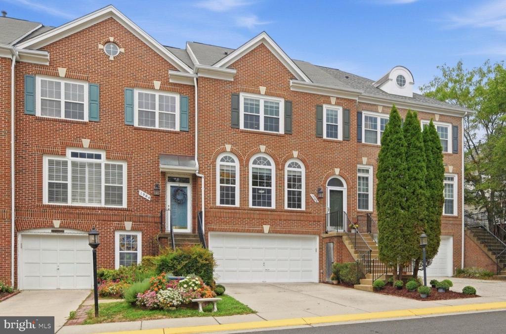 1986 LOGAN MANOR DRIVE