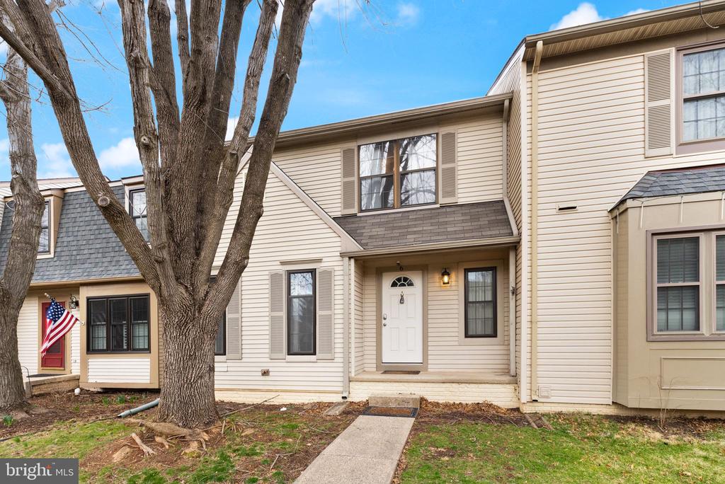 6 BERKELEY COURT