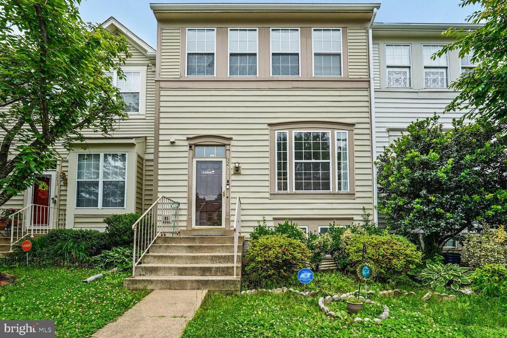 3255 GINA PLACE