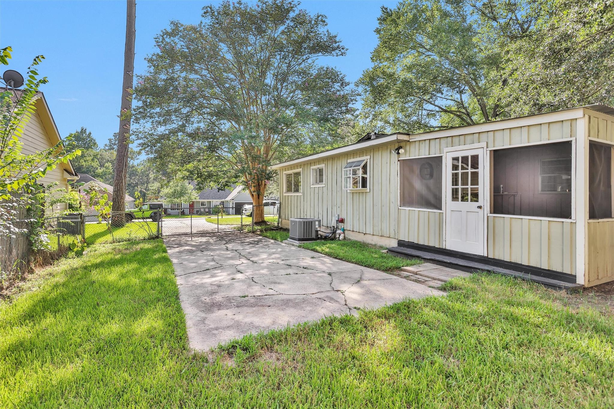 4967 Lazy Lane