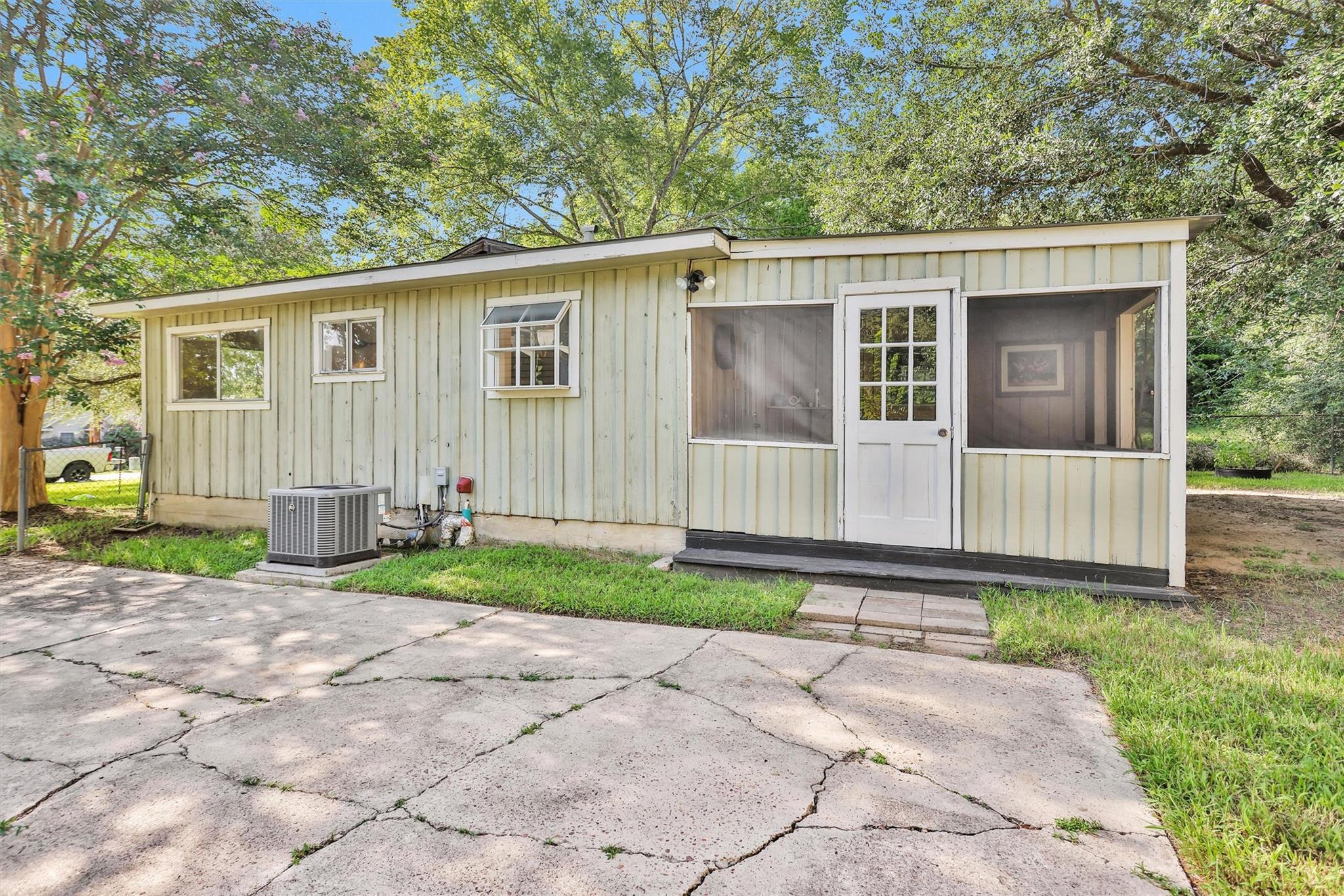 4967 Lazy Lane