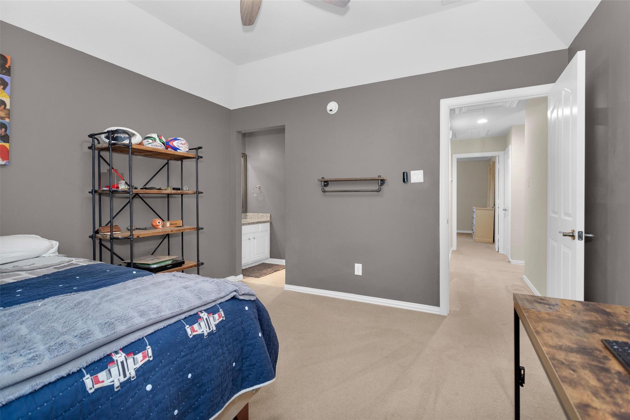 138 S Evangeline Oaks Circle