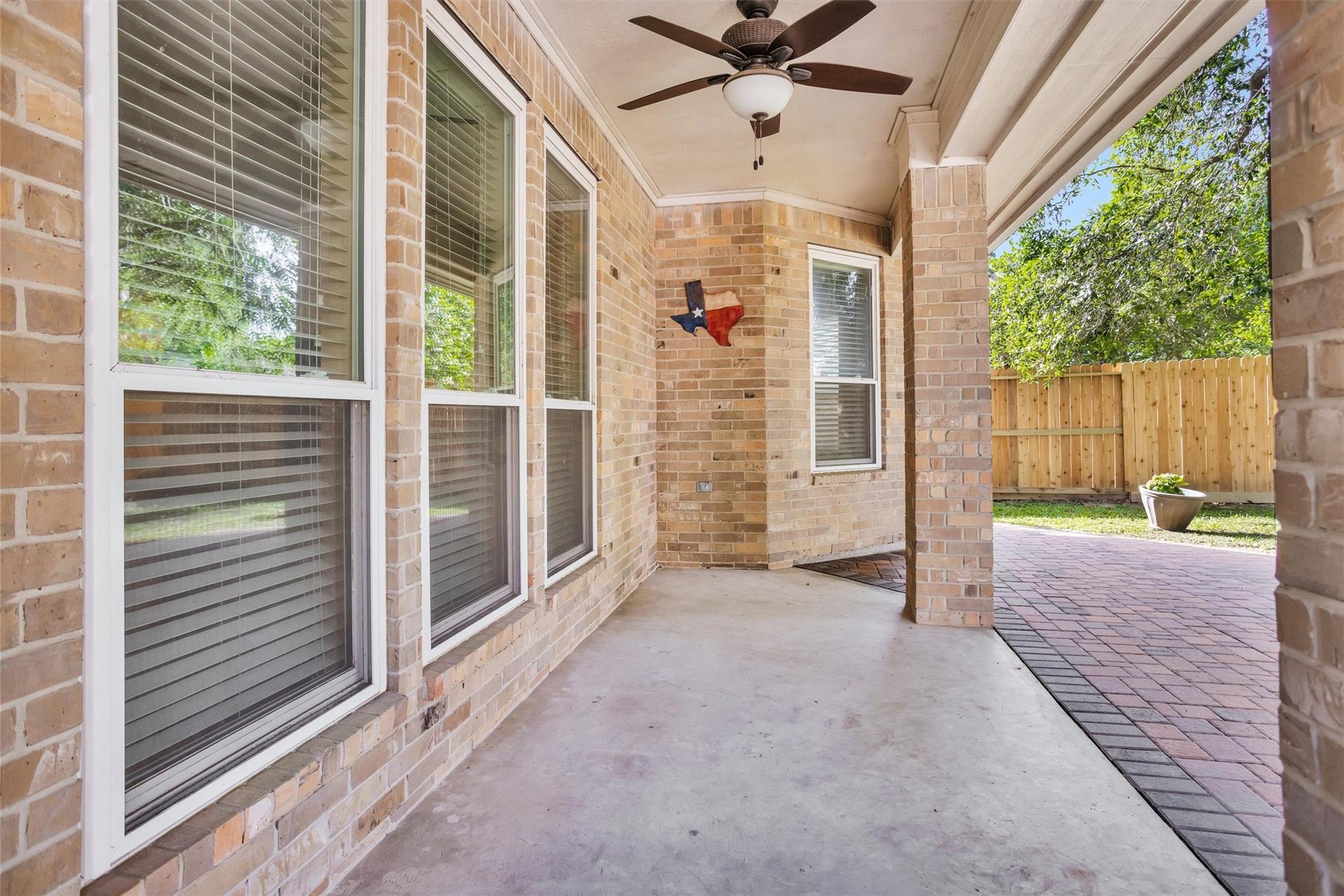 138 S Evangeline Oaks Circle
