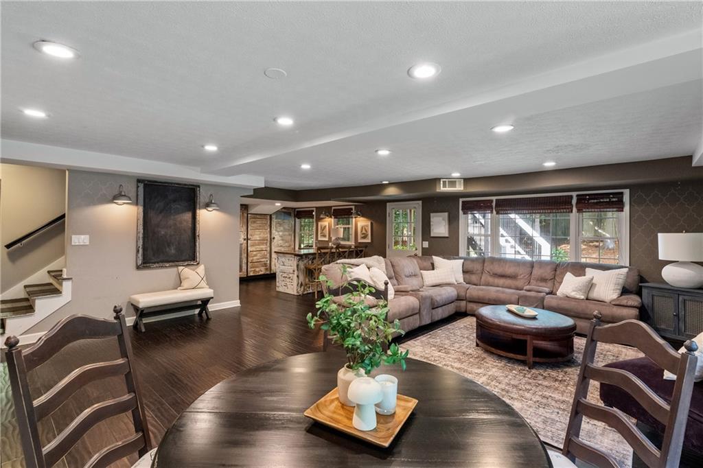 1192 Coronation Drive