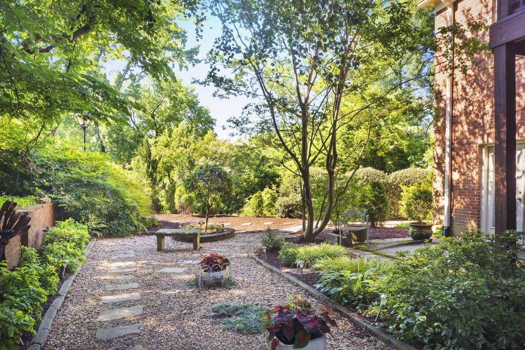 305 Ansley Villa Drive NE