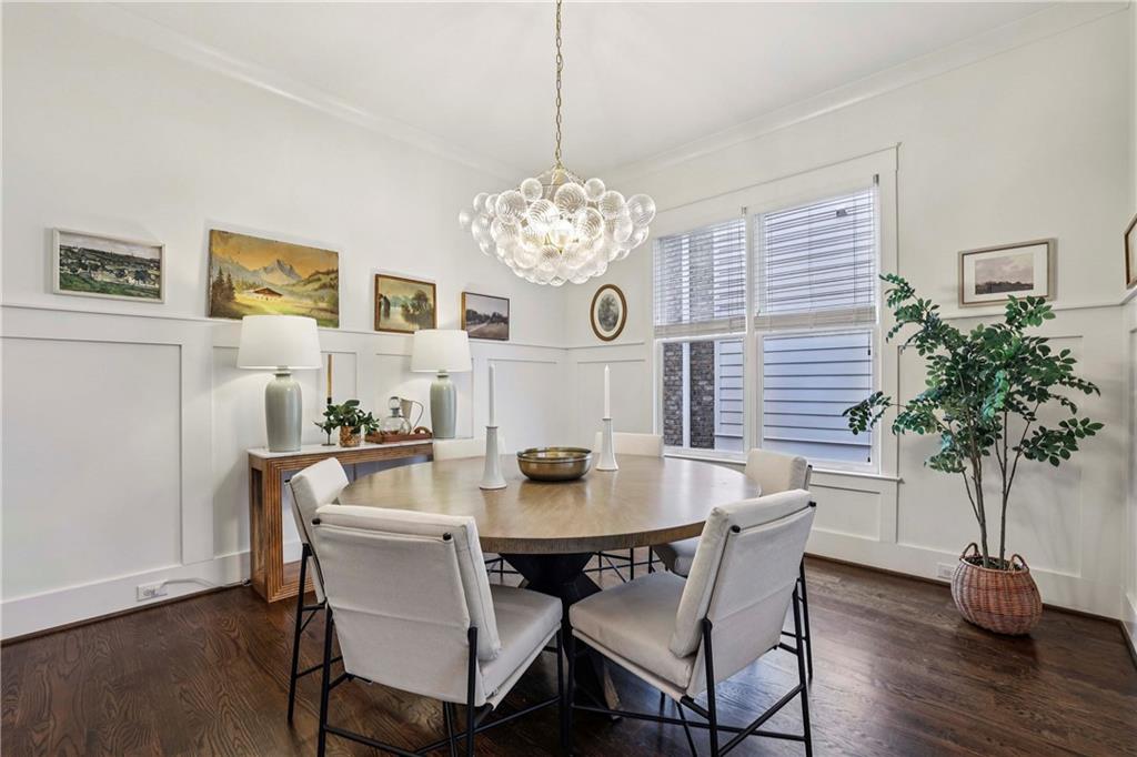 1104 Victoria Street NE