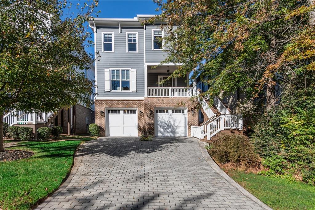 1104 Victoria Street NE