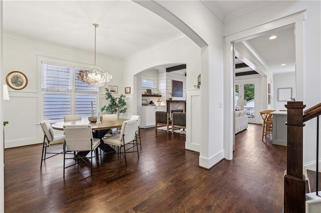 1104 Victoria Street NE