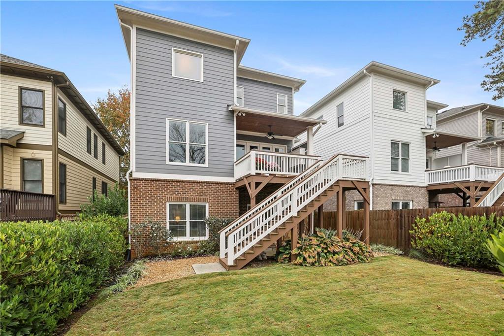 1104 Victoria Street NE