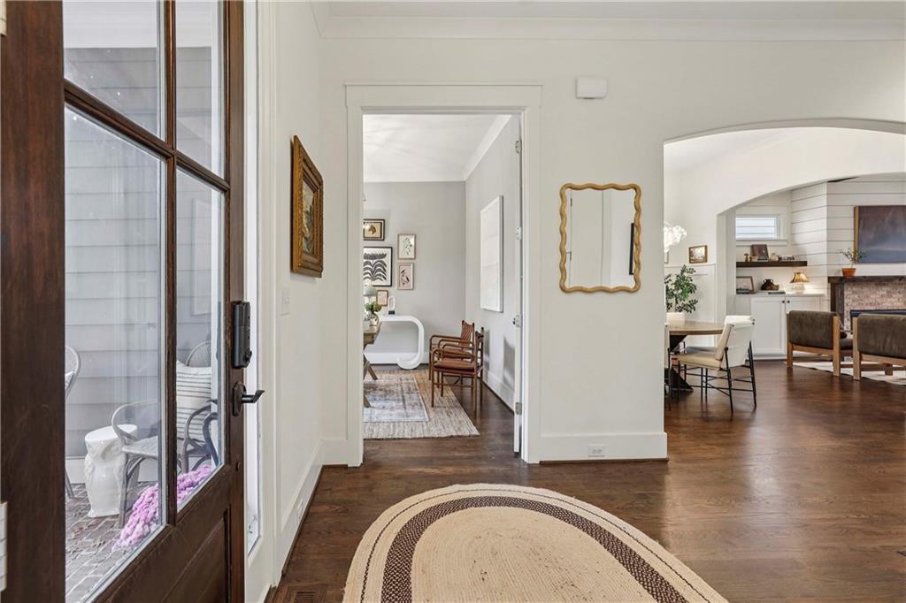 1104 Victoria Street NE