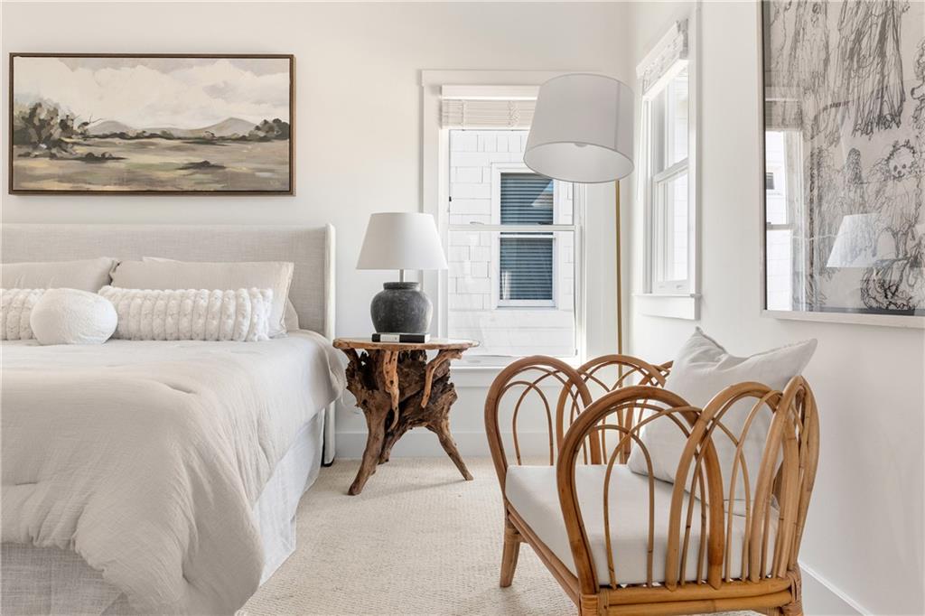 1104 Victoria Street NE