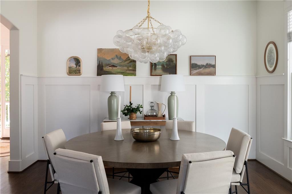 1104 Victoria Street NE