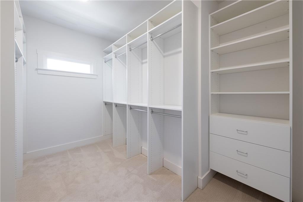 1104 Victoria Street NE