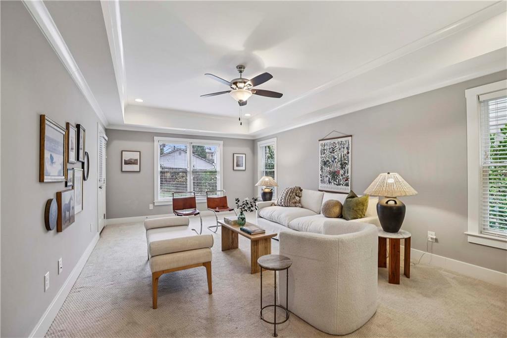 1104 Victoria Street NE