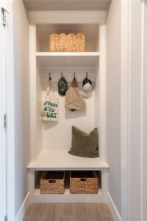 1104 Victoria Street NE