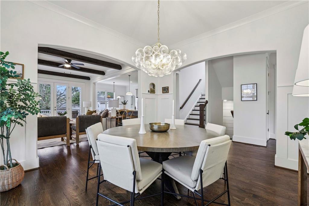 1104 Victoria Street NE