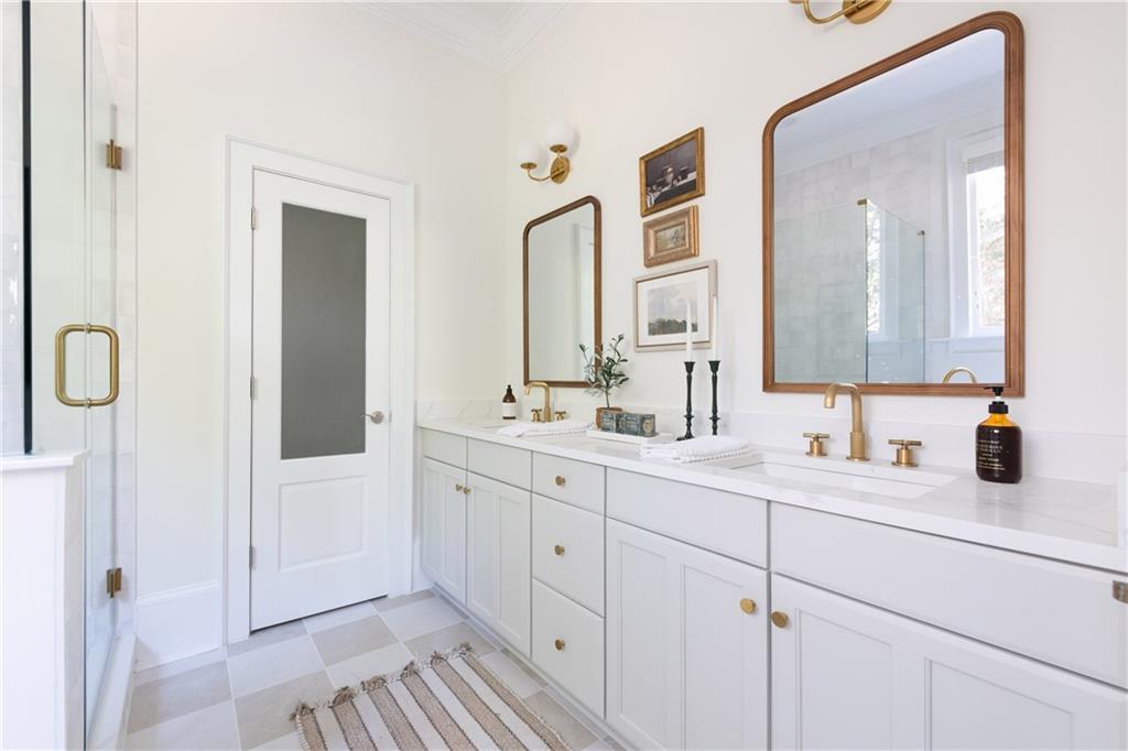 740 Drewry Street NE