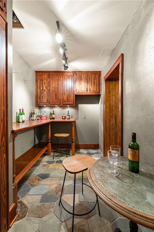 740 Drewry Street NE