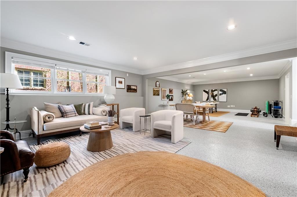 740 Drewry Street NE