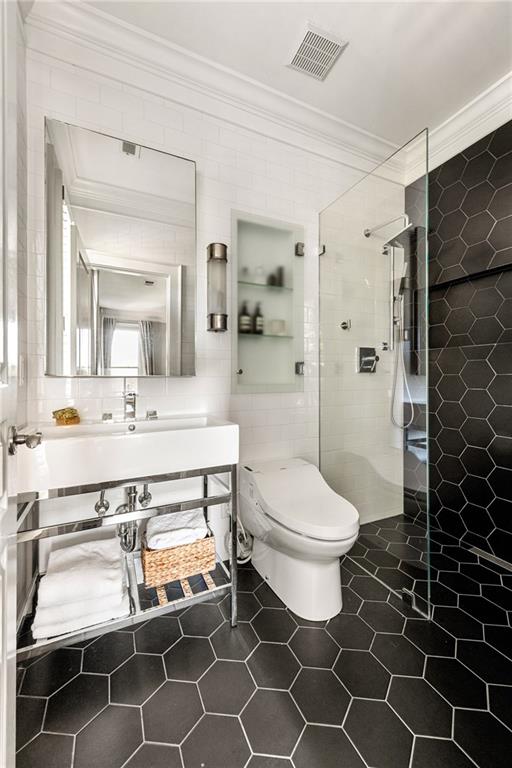 740 Drewry Street NE