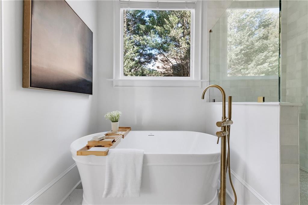 740 Drewry Street NE