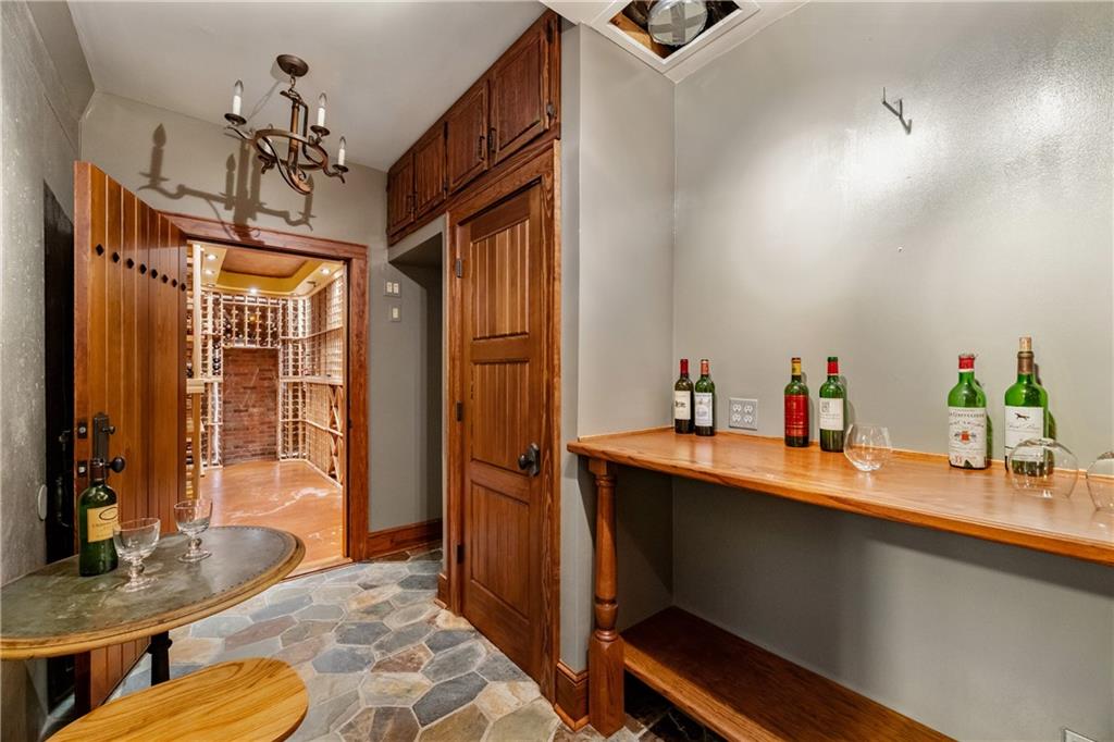 740 Drewry Street NE