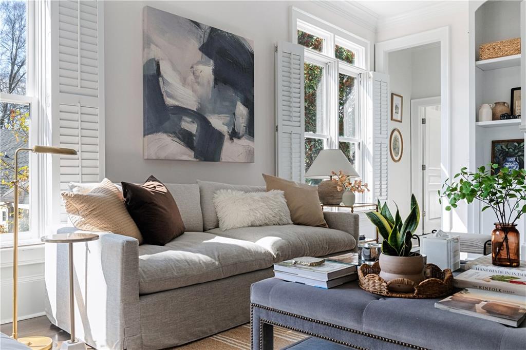 740 Drewry Street NE