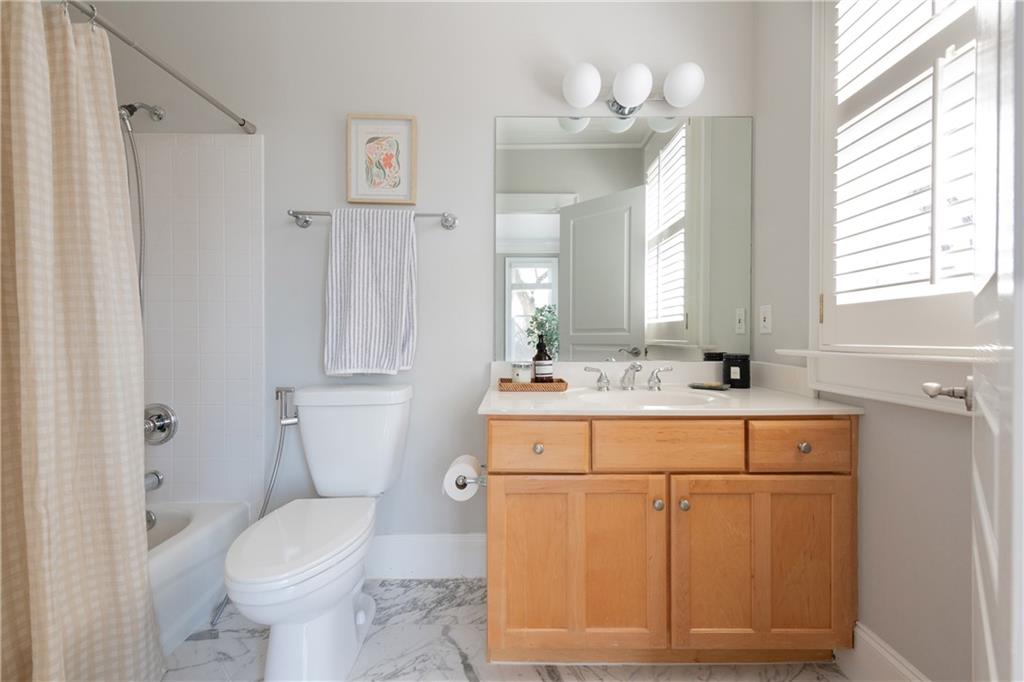 740 Drewry Street NE