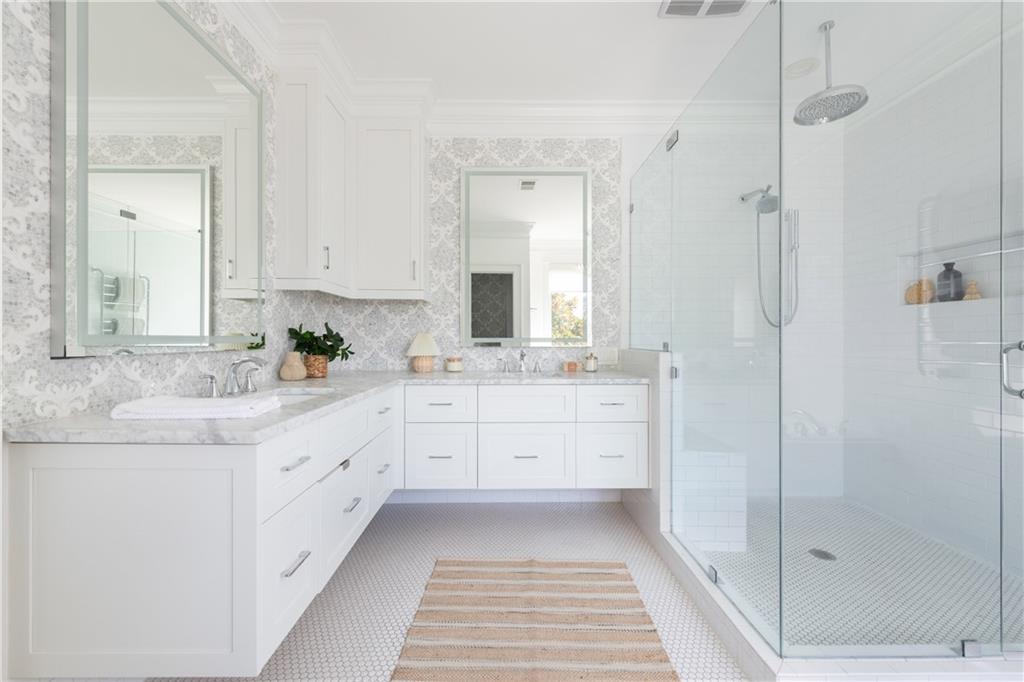 740 Drewry Street NE