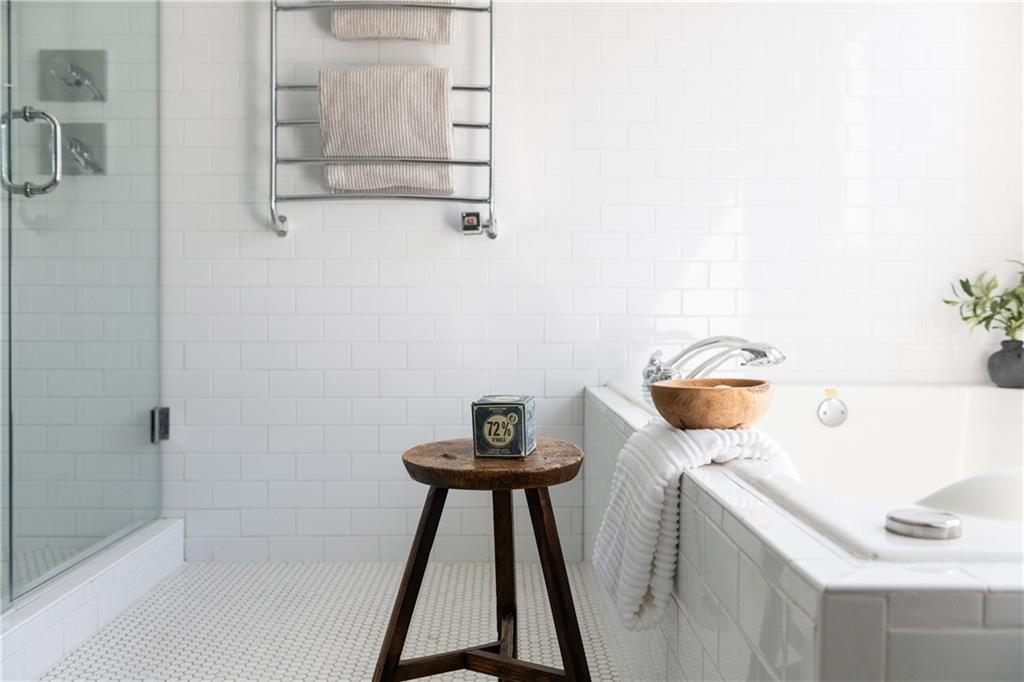 740 Drewry Street NE