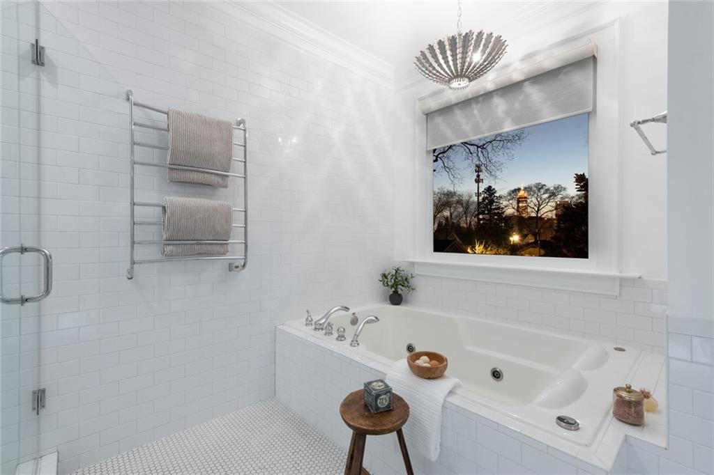 740 Drewry Street NE