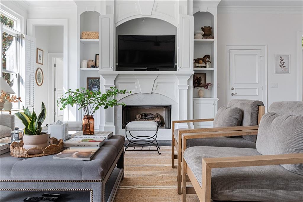 740 Drewry Street NE