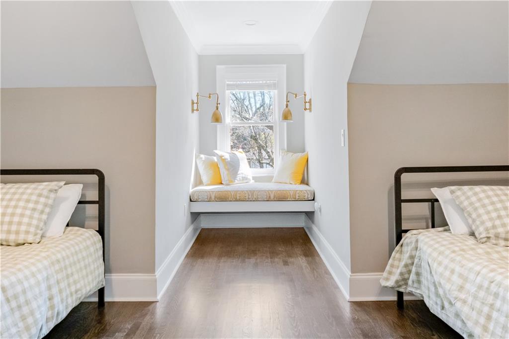 740 Drewry Street NE