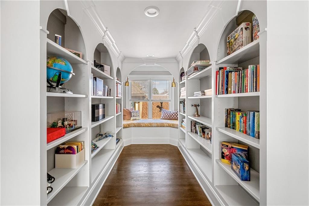 740 Drewry Street NE