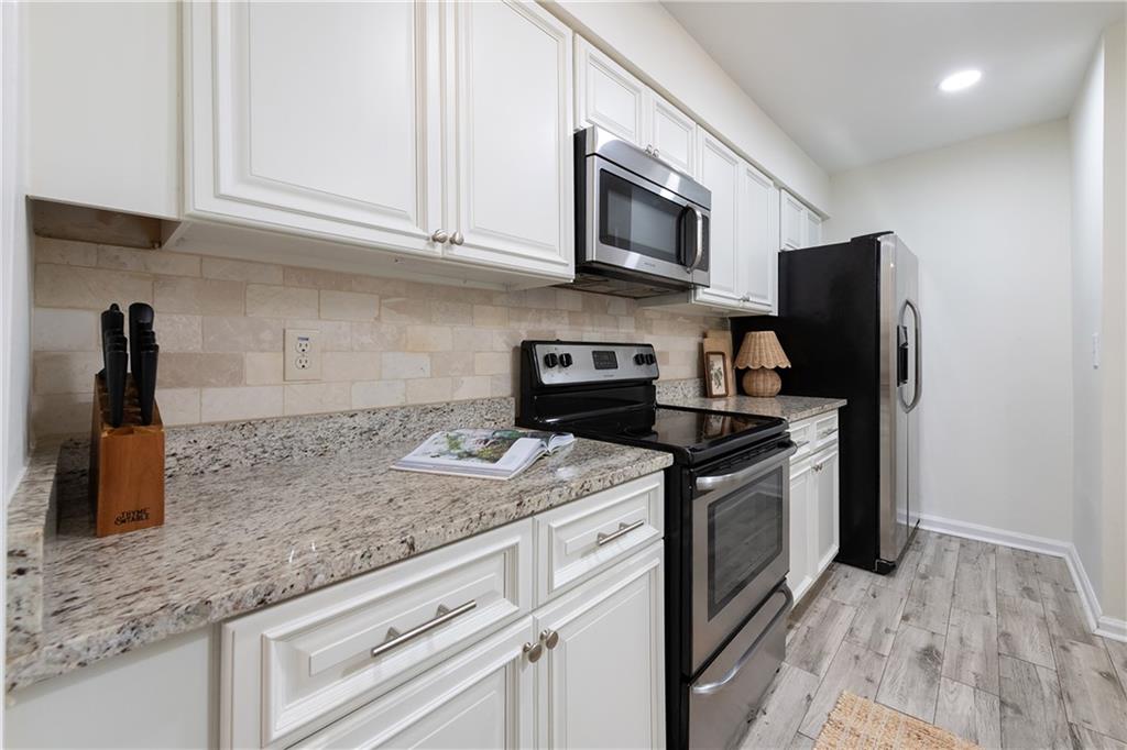 182 Triumph Drive NW