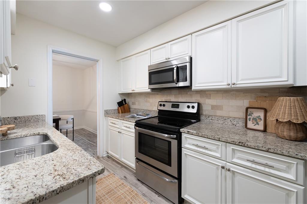 182 Triumph Drive NW