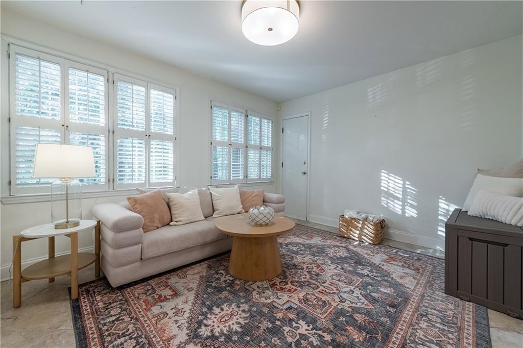 182 Triumph Drive NW