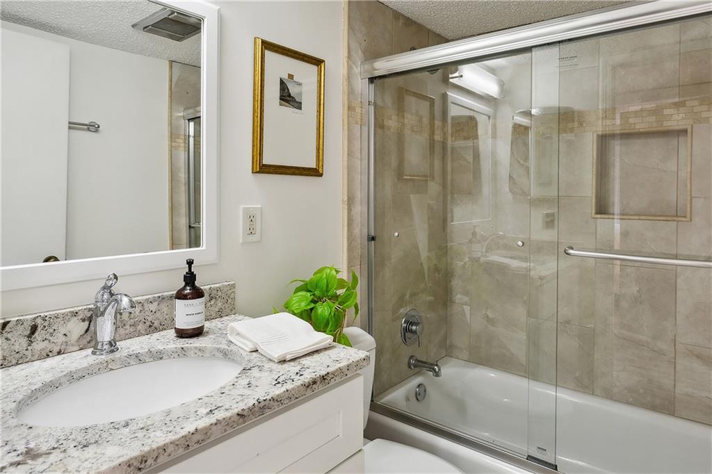 182 Triumph Drive NW