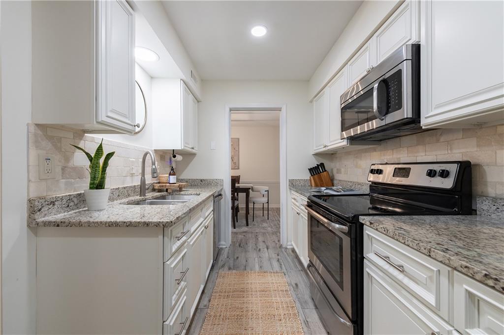 182 Triumph Drive NW