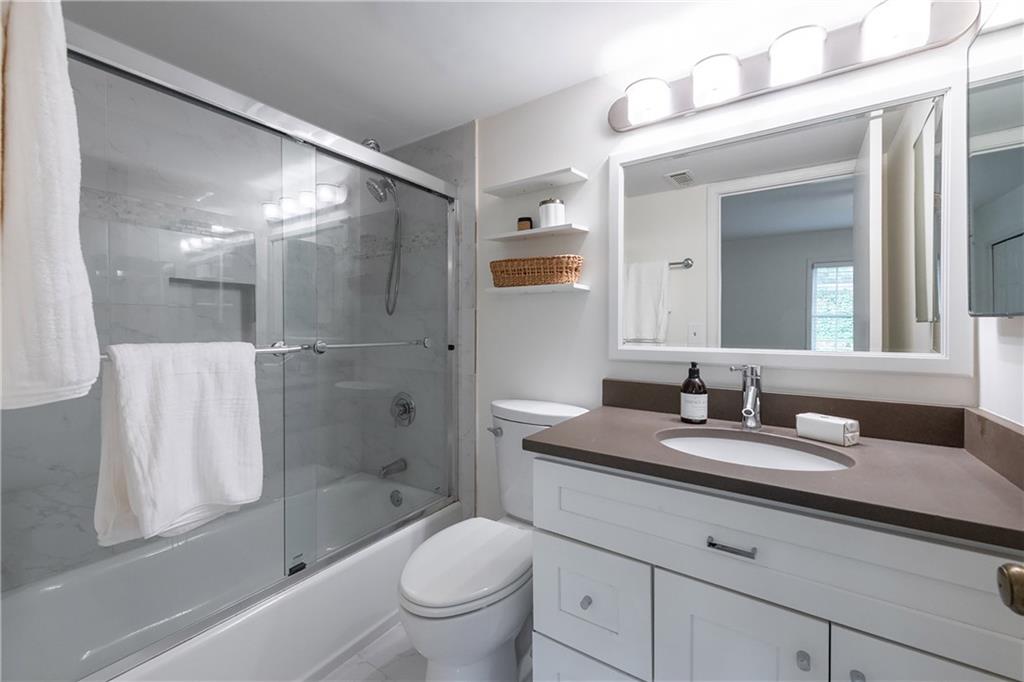 182 Triumph Drive NW