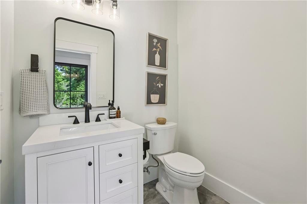 320 Eppington Drive NW