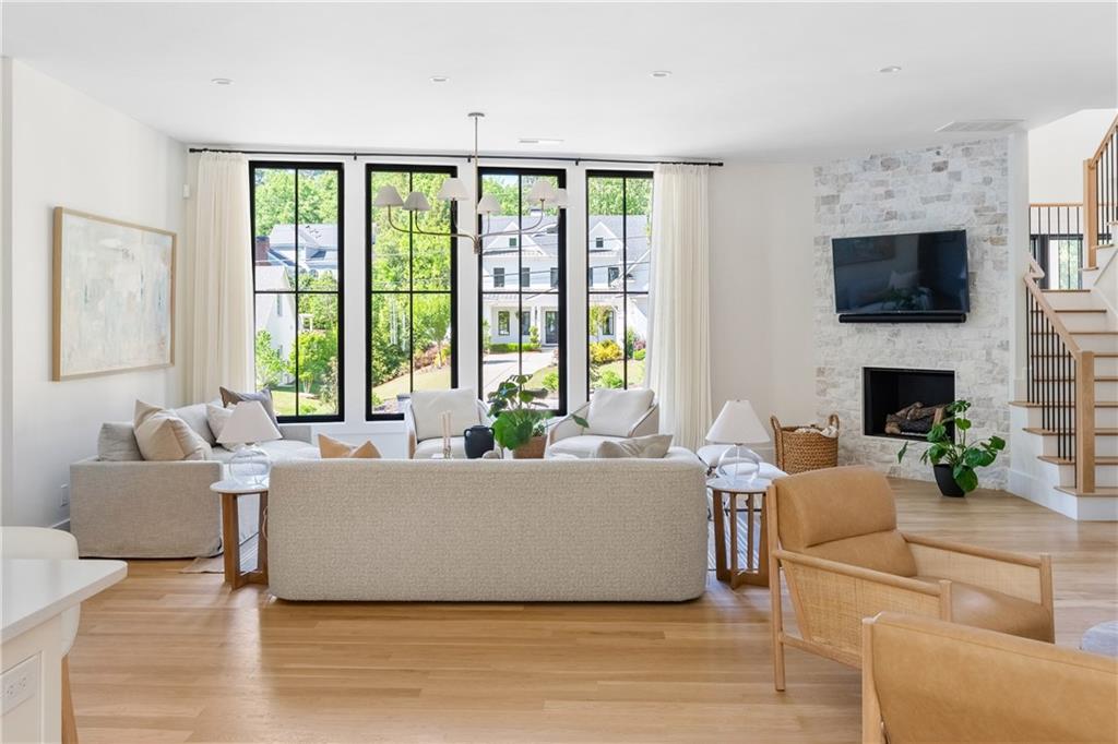 320 Eppington Drive NW