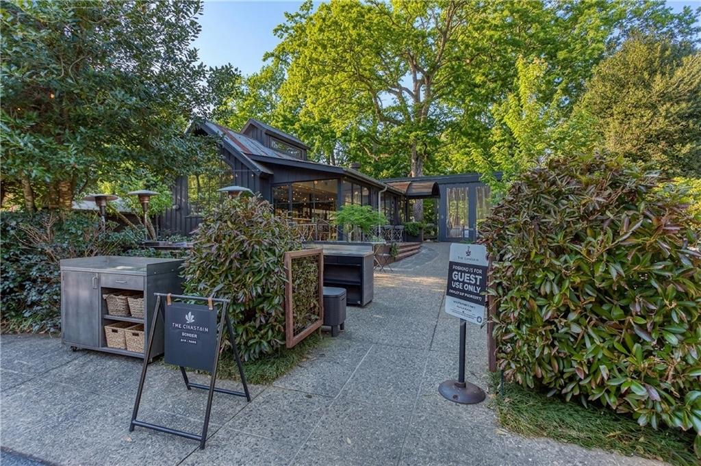 320 Eppington Drive NW