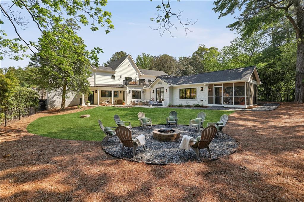 320 Eppington Drive NW