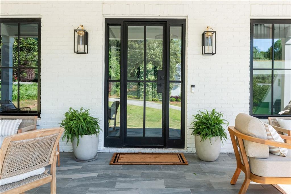 320 Eppington Drive NW