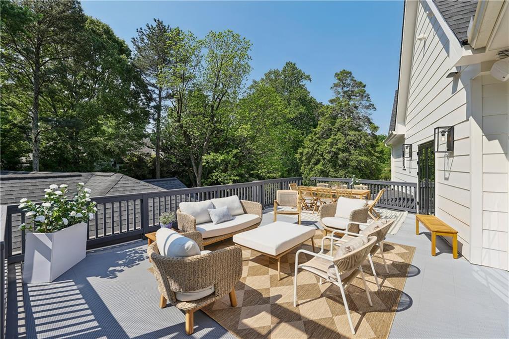 320 Eppington Drive NW