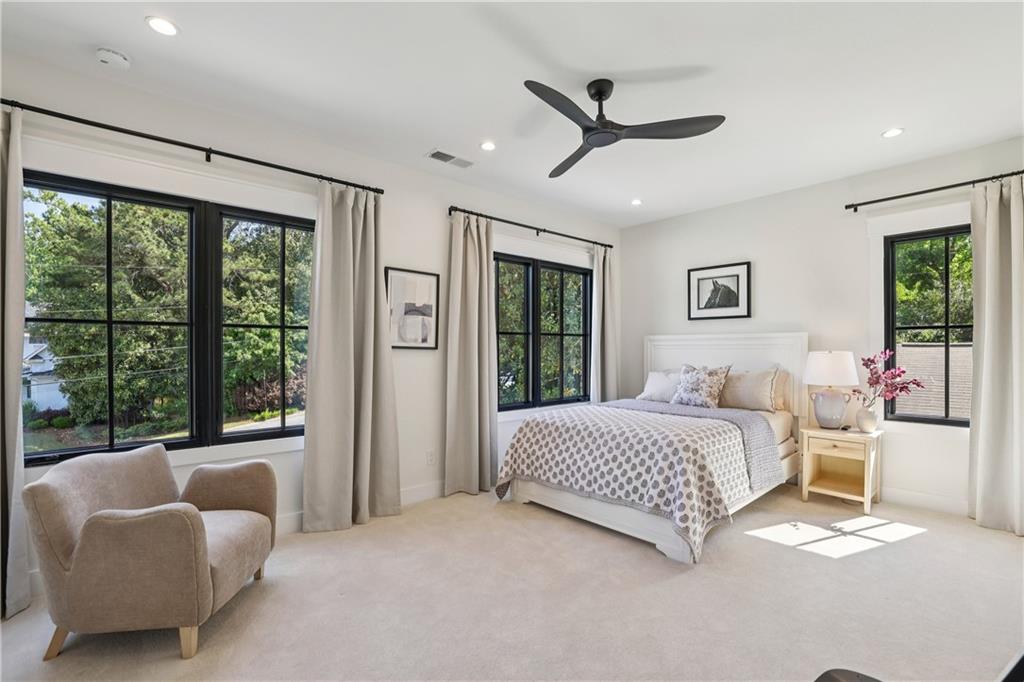 320 Eppington Drive NW